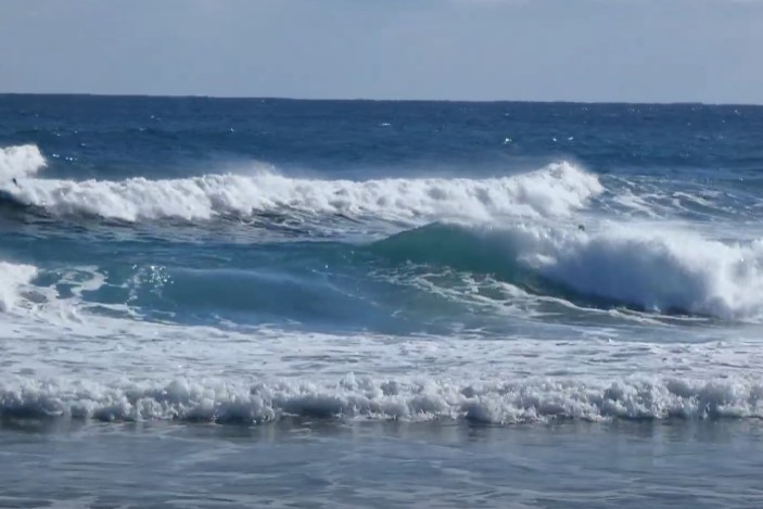 surf en Murcia playa con olas de izquierdas