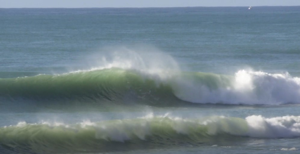ola para de derecha para hacer surf en Yerbabuena
