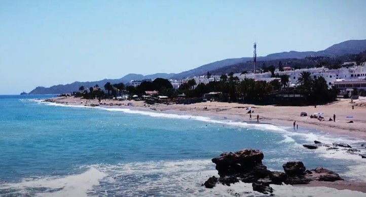 olas en la playa de Mojacar